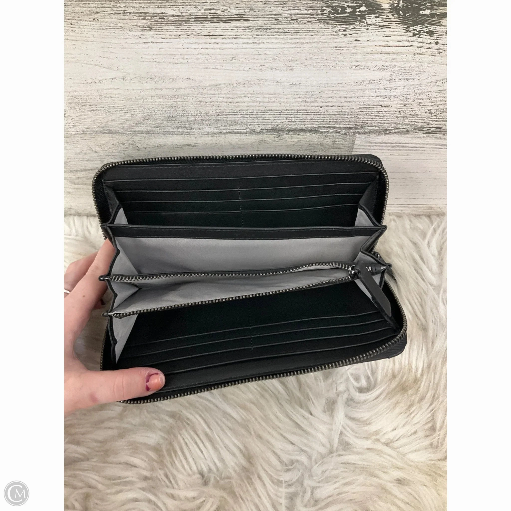Wallet Designer By Tumi, Size: Large