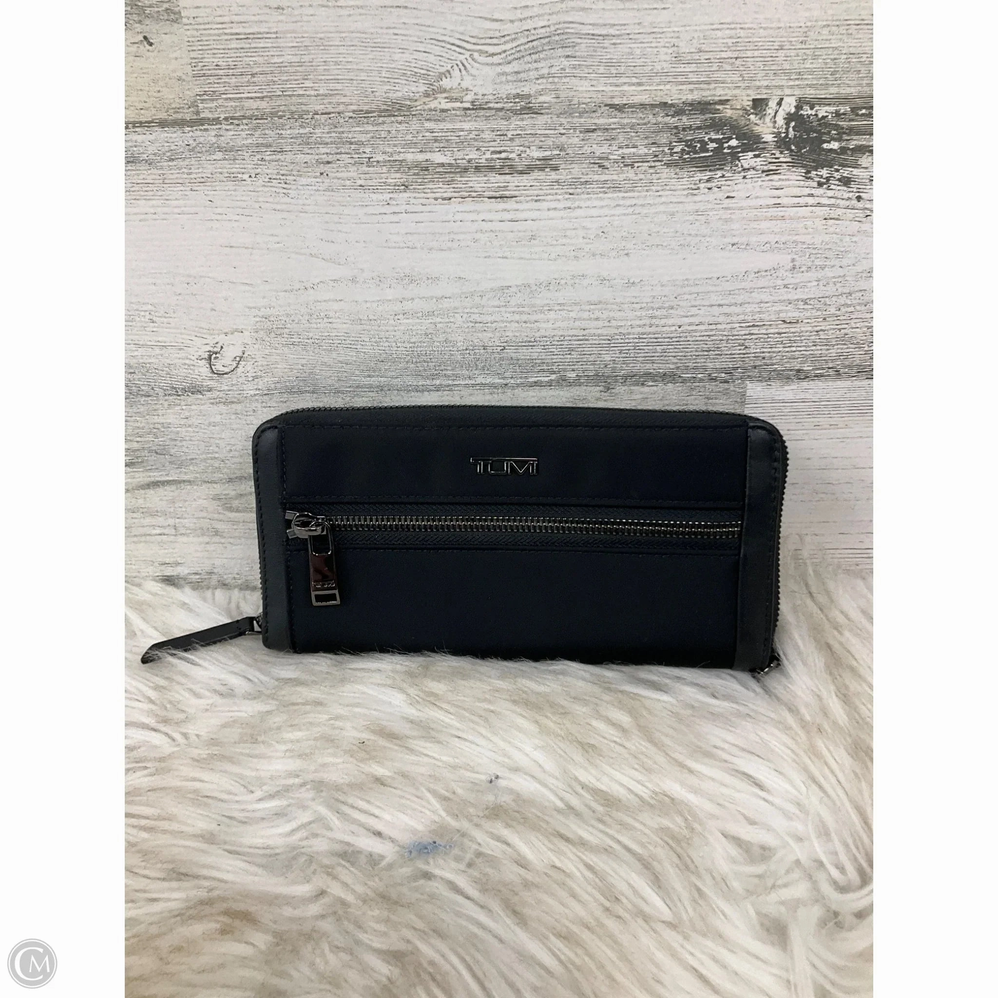 Wallet Designer By Tumi, Size: Large